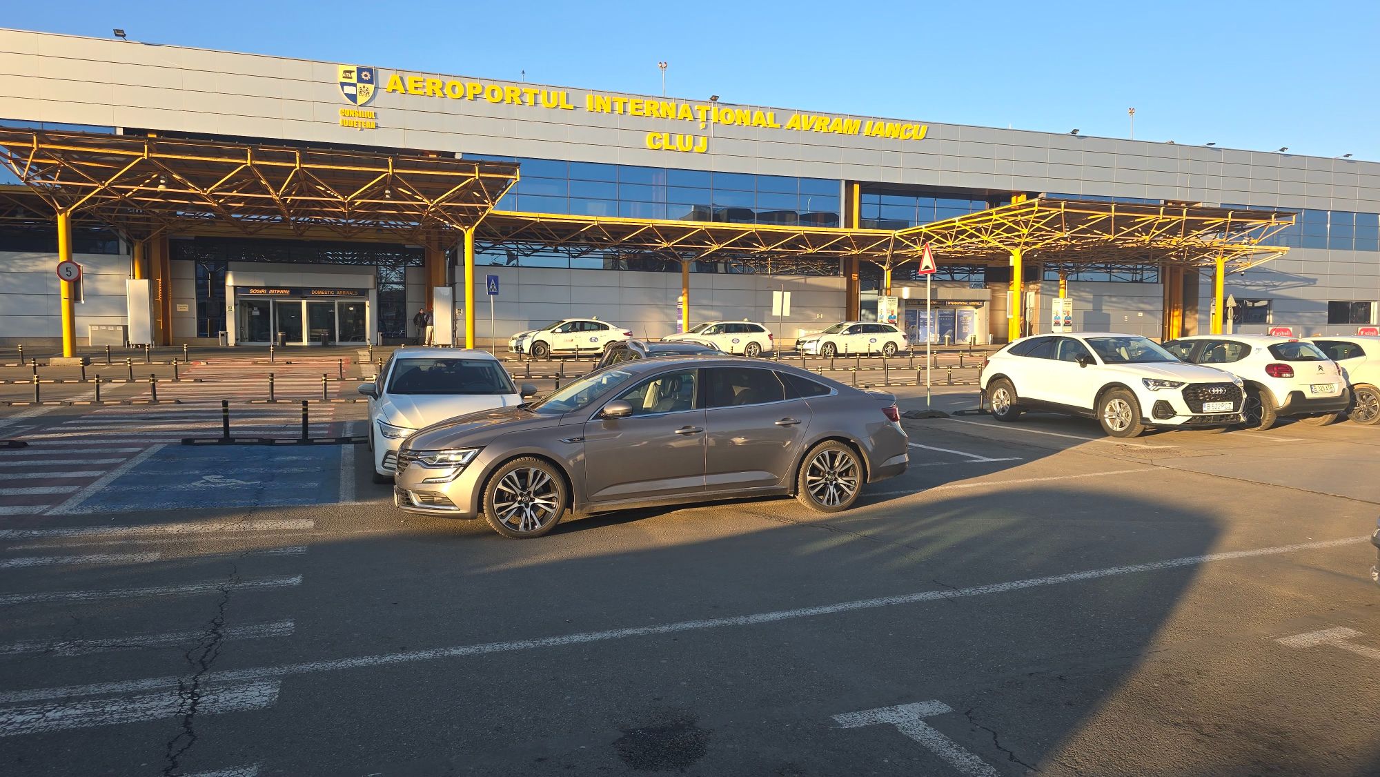 Transfer aeroport Cluj - Hotel Premier transfer privat taxi transport